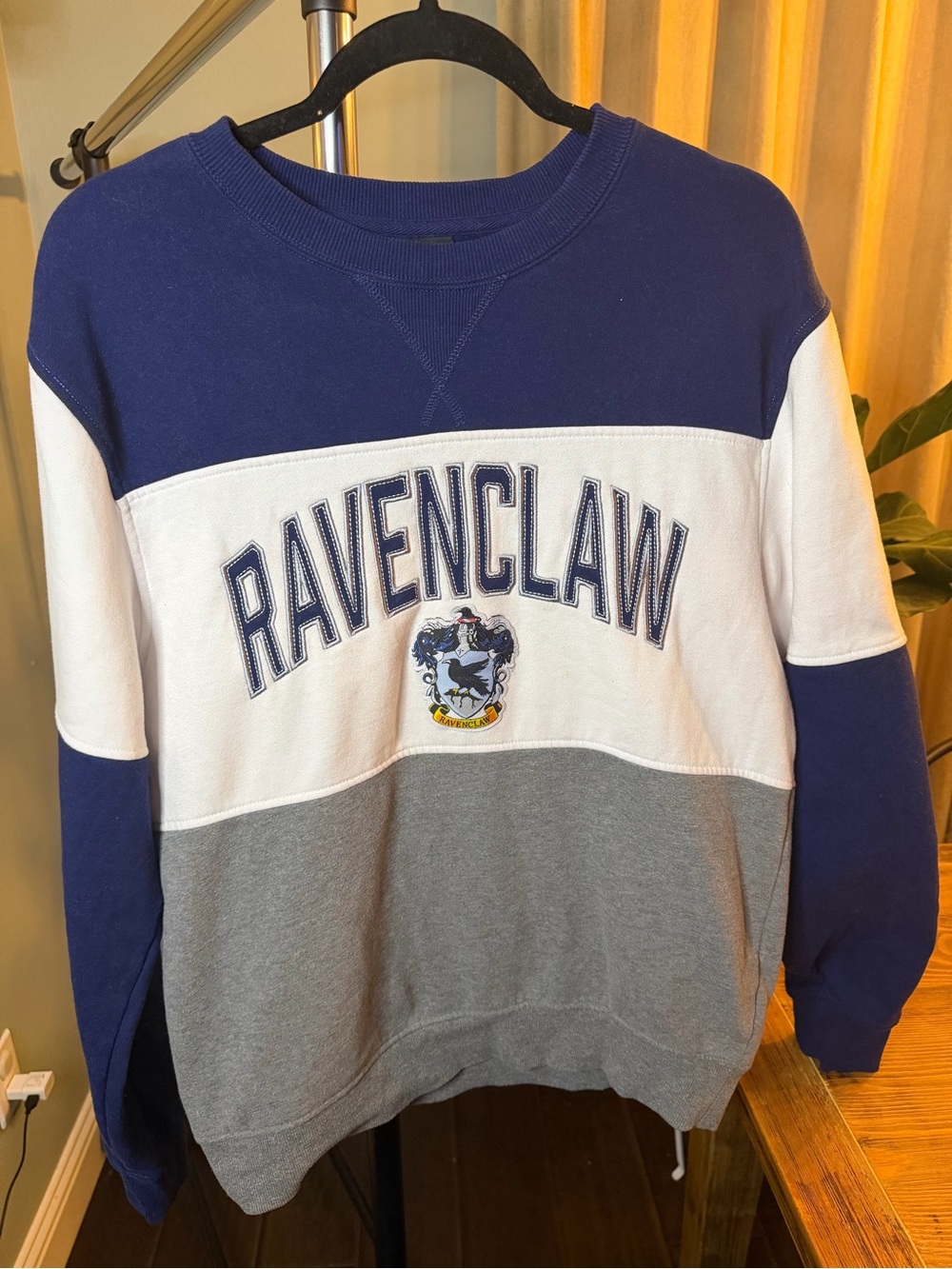 Harry Potter Ravenclaw Colorblock Crewneck Sweatshirt Universal Studios Size M